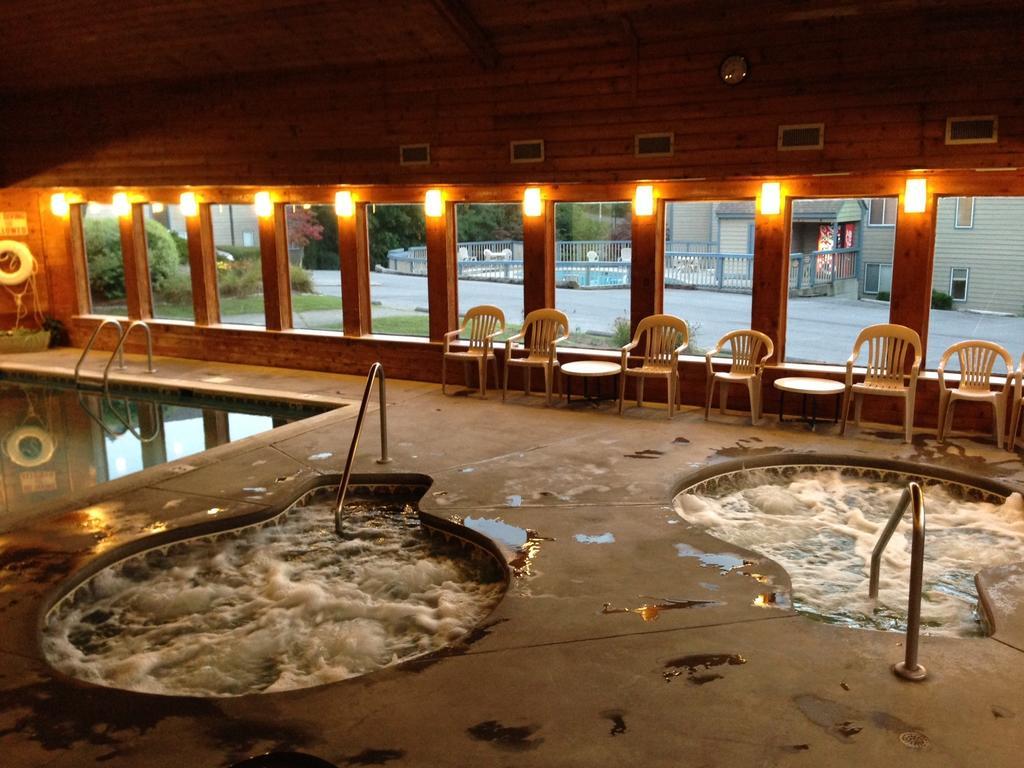 Our Place In The Smokies Gatlinburg Room photo